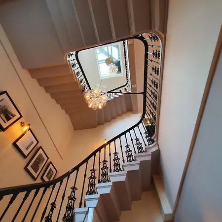 6 Rowntree House Apartment *