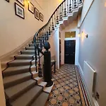 6 Rowntree House Apartman *
