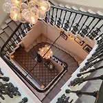 6 Rowntree House