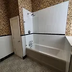 6 Rowntree House Apartman *
